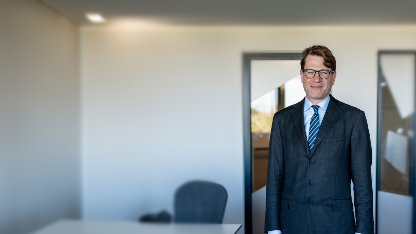 Portrait Prof. Dr. Tim Florstedt